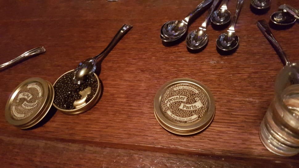 Caviar ‘Siècle’ de Prunier, 10€ les dix grammes, au comptoir des Sardignac. Photo © Pierre d’Ornano Aeternus.fr